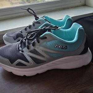 EUC Fila Memory Panorama 9 Women's Runner Charcoal & Aqua Sneakers Sz 8.5